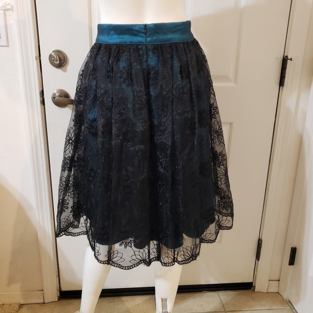 Voodoo Vixen Black Lace Skirt with Teal Band - Picture 5 of 10